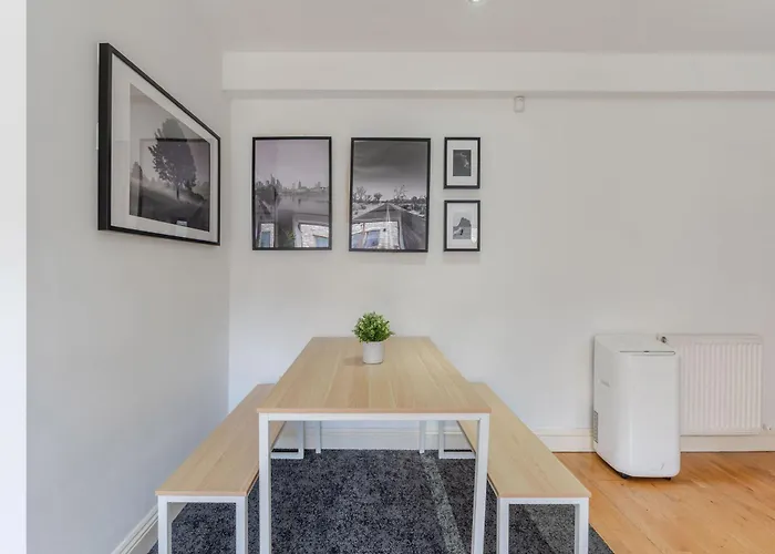 London Waterloo Apartment With Large Private Terrace - View Of The London Eye - 1 Bedroom 1 Bath